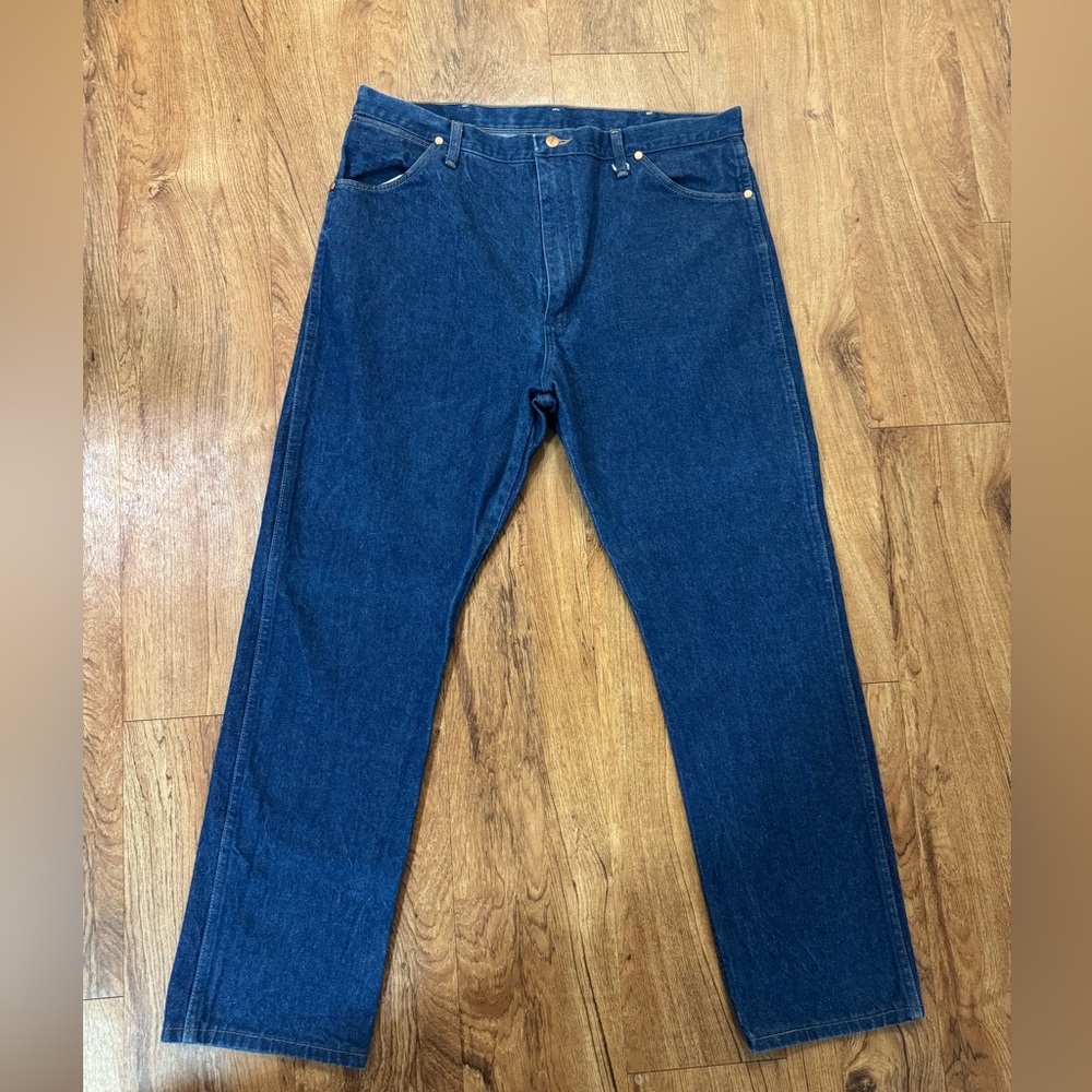 Men’s Wrangler Denim Jeans Size 40 by 32 Quality Denim 100% Cotton Jeans Pants